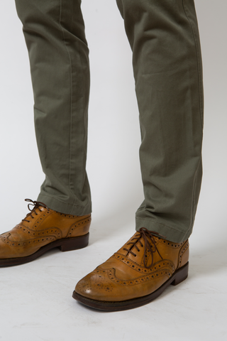 The Medium Weight Chino in Olive