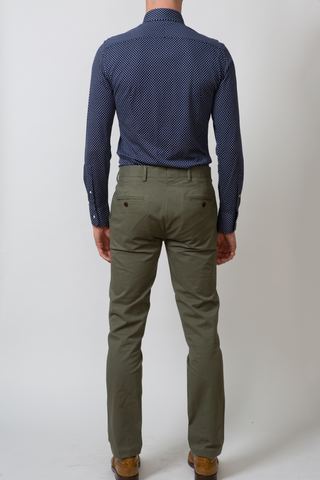 The Medium Weight Chino in Olive