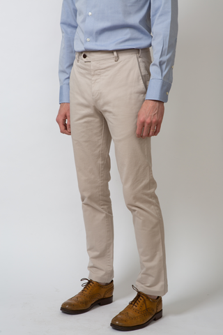 The Medium Weight Chino in Stone