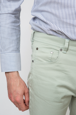 The Medium Weight 5-Pocket in Pale Green
